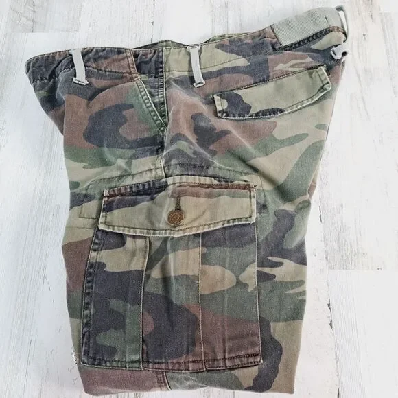 VTG Y2K Guess Camo Cargo Capri Pants Womens Sz 29 Embroidered Flowers Military - Picture 3 of 16